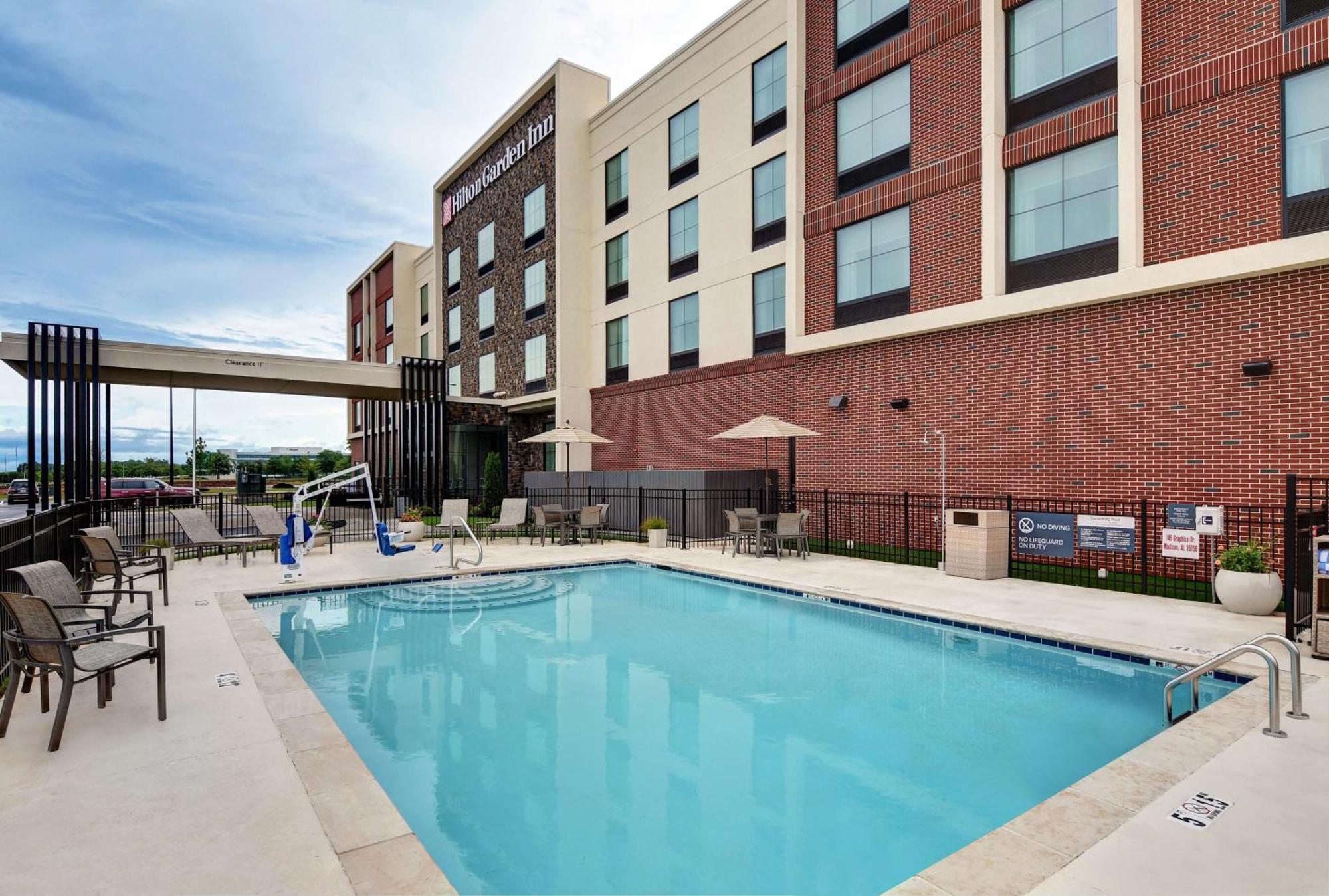Hilton Garden Inn Madison Huntsville Airport Exterior photo
